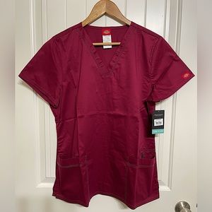 NWT Dickies Gen Flex Women's Black 2-Pocket Stretch V - Neck Top Medical Scrubs